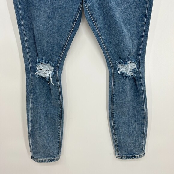 NWT WEWOREWHAT The Danielle High Rise Vintage Straight Distressed Denim Size 28 - Picture 5 of 9